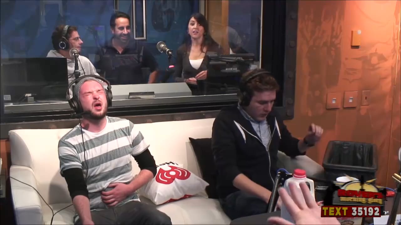 Charlie and Nadz eat the hottest peppers in the world…Carolina Reapers ...